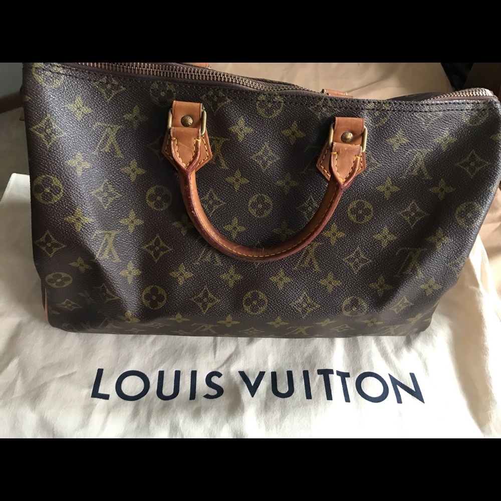 AUTHENTIC LOUIS VUITTON SPEEDY 35